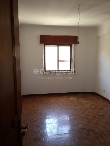 Apartamento T2 à venda no Bairro de São Carlos