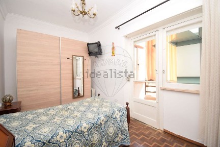 Apartamento T2 à venda na Rua Cristino da Silva