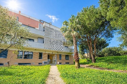 Apartamento T3 à venda na Rua Sebastião da Gama