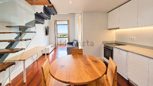 Arrendamento de apartamento T2 na Rua do Pinheiro, 61