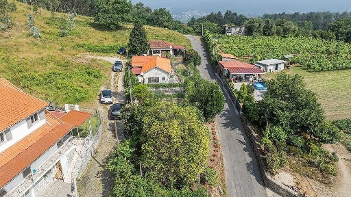Moradia independente à venda na Avenida da Capela, 147