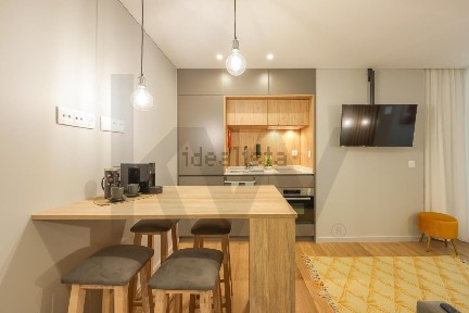 Apartamento T0 à venda na Rua General José Domingues Peres s/n