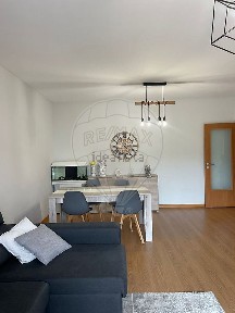 Apartamento T2 à venda na Rua Obras Sociais