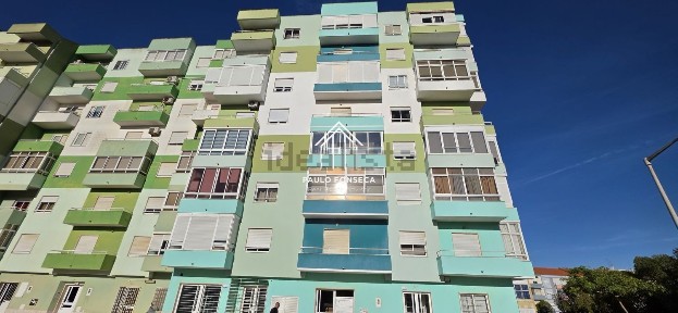 Apartamento T3 à venda na Rua Vereador João Roque