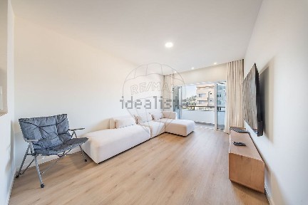 Apartamento T2 à venda na Avenida Antero de Quental
