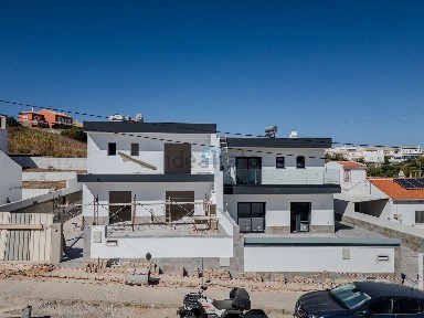 Moradia geminada à venda em Algoz