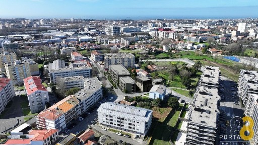 Apartamento T1 à venda na Travessa de Requesende, 220