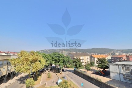 Arrendamento de apartamento T3 na Rua Doutor Alberto Cruz s/n