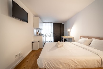 Arrendamento de apartamento T0 na Rua da Estrada Nova