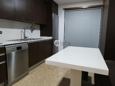 Arrendamento de apartamento T2 na Rua da Encosta do Sol s/n