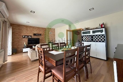 Apartamento T3 à venda em Santa Maria Maior