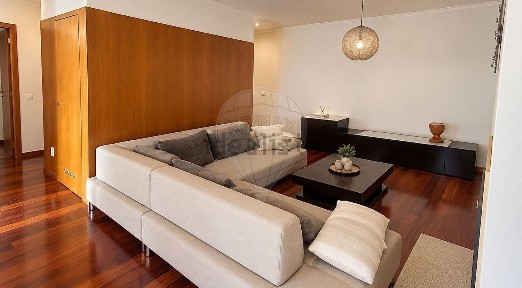 Arrendamento de apartamento T3 na Rua Santo Adrião