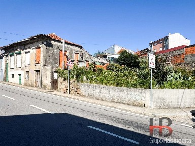 Moradia geminada à venda na São Caetano - Soutelo - Areias