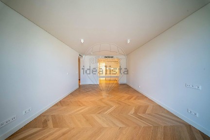 Arrendamento de apartamento T2 na Rua das Picoas
