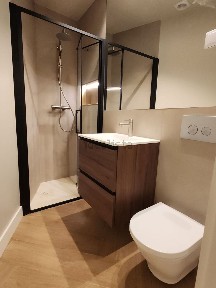 Arrendamento de apartamento T1 na Rua Ilha Terceira, 22
