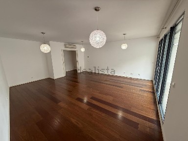 Arrendamento de apartamento T2 na Avenida António Augusto de Aguiar, 22
