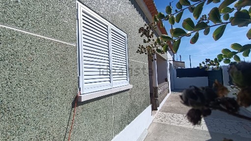 Moradia em banda à venda na Rua Prinćipal