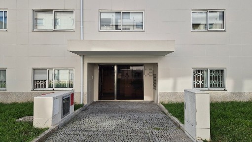 Apartamento T2 à venda na Rua São Gemil, 172