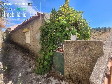Casa de aldeia à venda em 3ª Travessa do Cruzeiro, 4