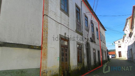 Moradia em banda à venda na Rua Doutor João Ferreira B. de Amaral Pimentel