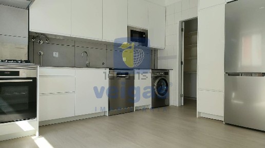 Arrendamento de apartamento T2 na Rua Doutor Carlos Manuel Saudade e Silva, 6