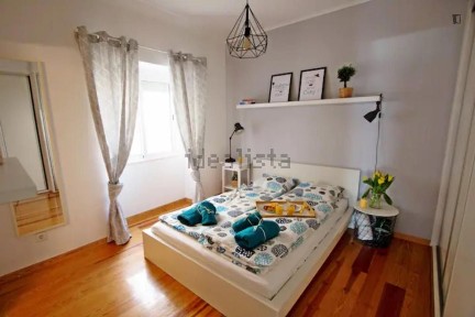 Arrendamento de apartamento T2 na Calçada de Sant'Ana