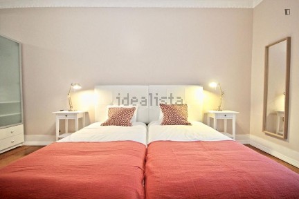 Arrendamento de apartamento T4 na Rua da Guiné