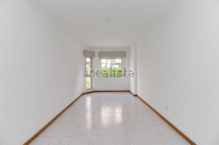 Apartamento T2 à venda na Rua José Galvão, 7