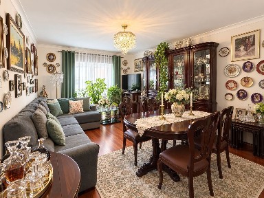 Apartamento T3 à venda na Estrada do Zambujal, 25