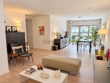 Apartamento T1 à venda na Rua Sacadura Cabral, 65