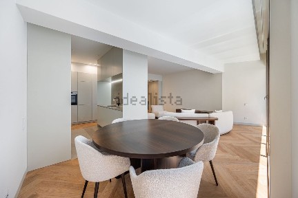 Apartamento T3 à venda na Rua de Sá da Bandeira, 31