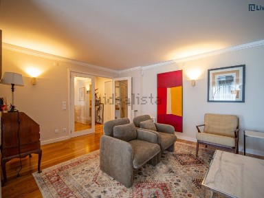Apartamento T4 à venda na Rua da Venezuela