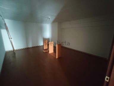 Espaço comercial à venda na Rua Luís Vaz de Camões, 106