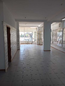 Arrendamento de espaço comercial na Rua Dom Afonso Henriques