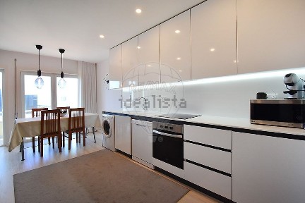 Apartamento T3 à venda na Rua António Alves Da Silva