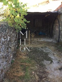 Casa ou moradia à venda na Rua Cimo do Lugar