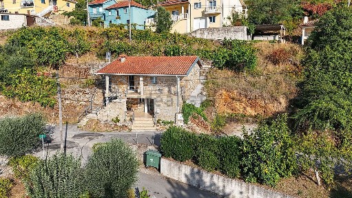 Moradia independente à venda em Santa Marinha