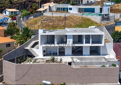 Casa ou moradia à venda em Estreito da Calheta