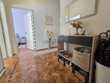 Apartamento T2 à venda na Rua Professor Abílio Meireles