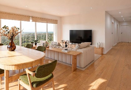 Apartamento T3 à venda na Rua Dr. Martinho da Silva, 16