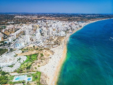 Apartamento T1 à venda na Vila de Pêra