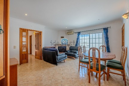 Apartamento T2 à venda no Centro de Guia