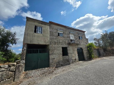 Casa de aldeia à venda em Nelas