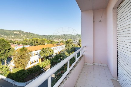 Apartamento T3 à venda na Rua Afonso Castro