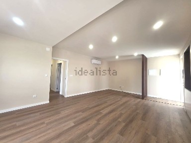 Apartamento T3 à venda na Rua Diogo Cão