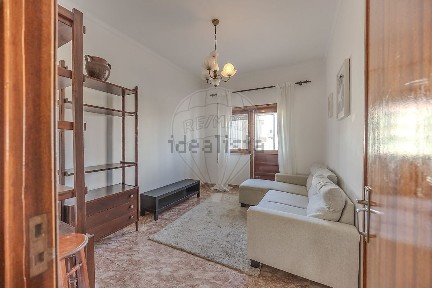 Apartamento T2 à venda na Rua Almirante José Mendes Cabeçadas