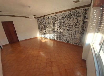 Apartamento T2 à venda na Rua Francisco Miguel