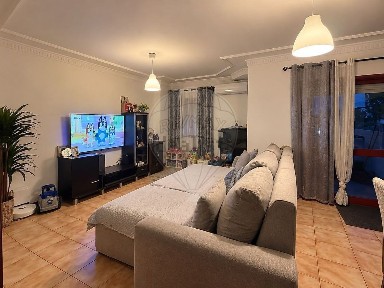 Apartamento T2 à venda na Rua Patrício Teodoro Álvares Ferreira