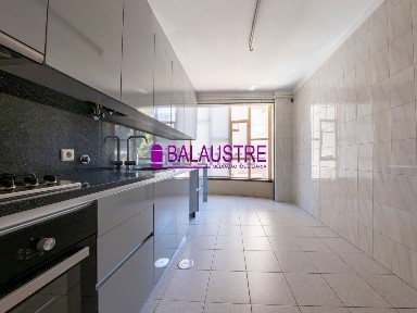 Arrendamento de apartamento T3 em São Vicente