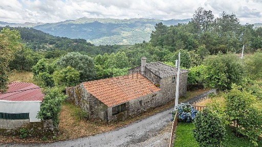 Moradia independente à venda em Valdreu